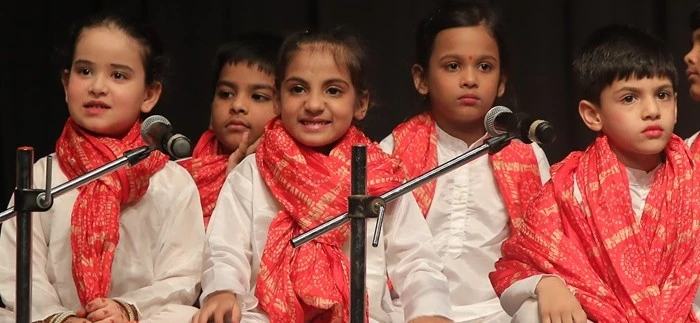 Singing Classes in Gurgaon – student learning singing at Swar Kala Sangam Gurgaon